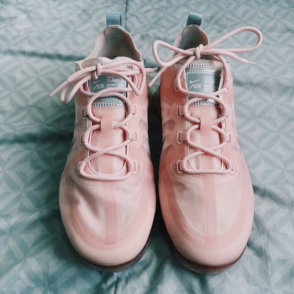 Nike Vapormax shoes - Picture 4 of 4